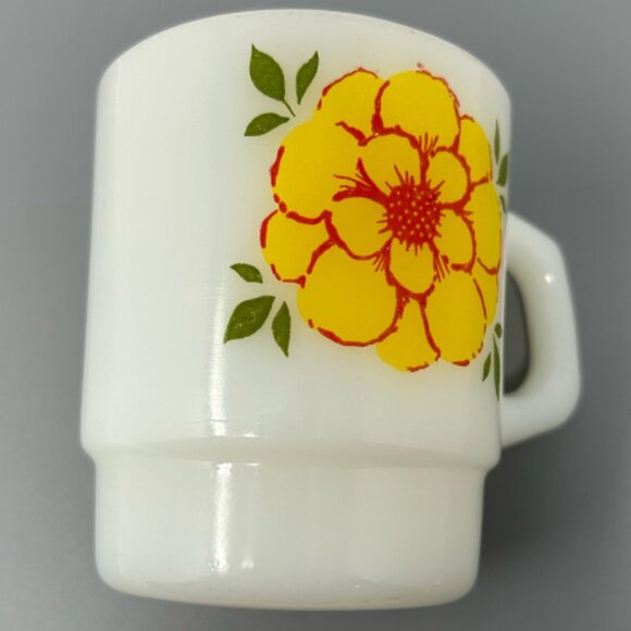 Vintage Anchor Hocking Fire King Yellow Flower Mug - Picture 4 of 8